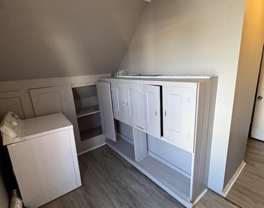 354 Spruce - Photo Thumbnail 7