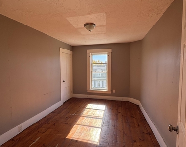 354 Spruce - Photo Thumbnail 13