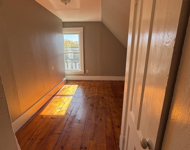 354 Spruce - Photo Thumbnail 10