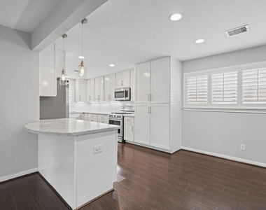 1318 Spillers Lane - Photo Thumbnail 17
