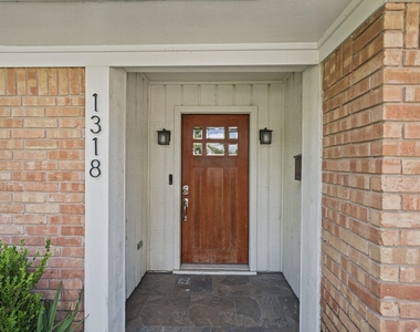 1318 Spillers Lane - Photo Thumbnail 2