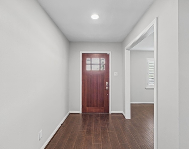 1318 Spillers Lane - Photo Thumbnail 6