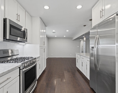 1318 Spillers Lane - Photo Thumbnail 14