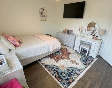 9239 Scarlette Oak Avenue - Photo Thumbnail 10