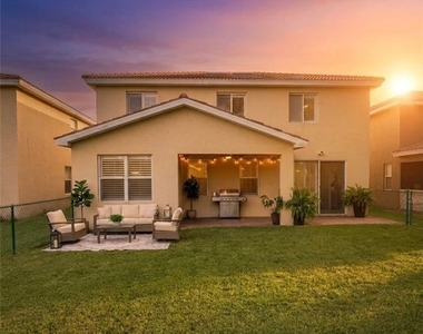 9239 Scarlette Oak Avenue - Photo Thumbnail 16