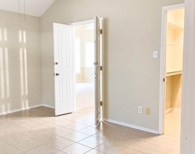 18235 Sorrell Oaks Lane - Photo Thumbnail 11