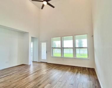 1337 Grass Bend Dr - Photo Thumbnail 4