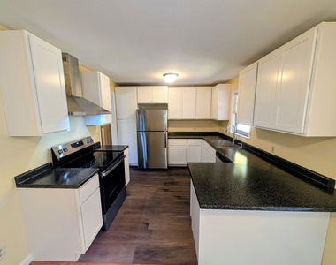 10 Petrin Heights - Photo Thumbnail 5