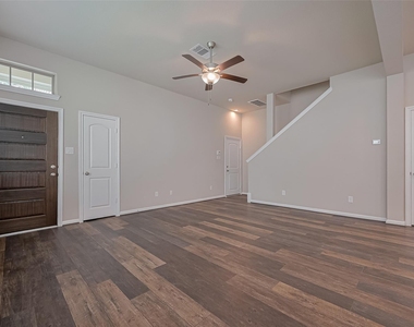 363 Biltmore Loop - Photo Thumbnail 7