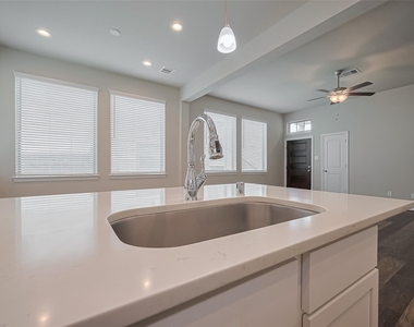 363 Biltmore Loop - Photo Thumbnail 16