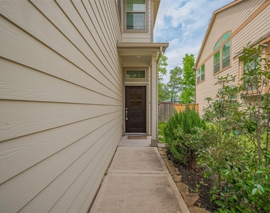 363 Biltmore Loop - Photo Thumbnail 3