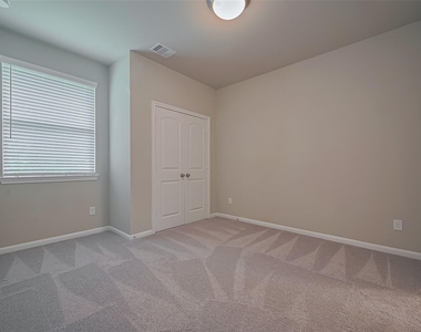 363 Biltmore Loop - Photo Thumbnail 24