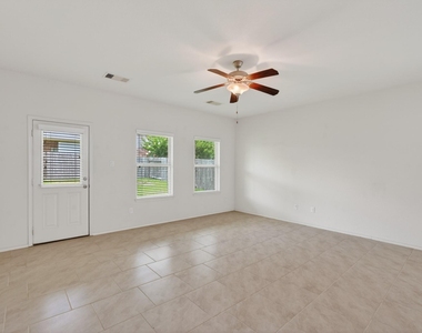 138 Meadow Grove Drive - Photo Thumbnail 15