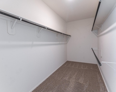 138 Meadow Grove Drive - Photo Thumbnail 23