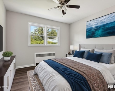 990 Washington - Photo Thumbnail 12
