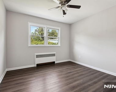 990 Washington - Photo Thumbnail 13
