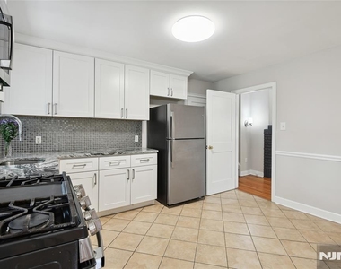 990 Washington - Photo Thumbnail 5