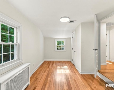 16 Hillcrest - Photo Thumbnail 20
