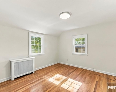 16 Hillcrest - Photo Thumbnail 16
