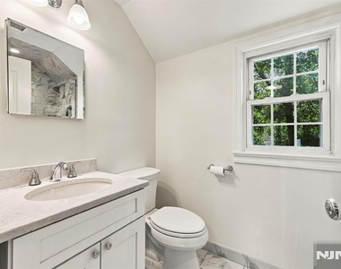 16 Hillcrest - Photo Thumbnail 18