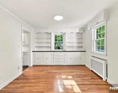 16 Hillcrest - Photo Thumbnail 5