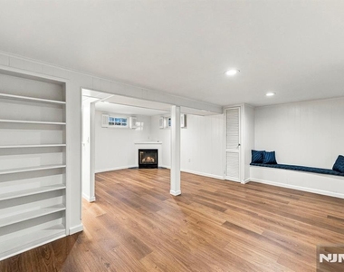 16 Hillcrest - Photo Thumbnail 11