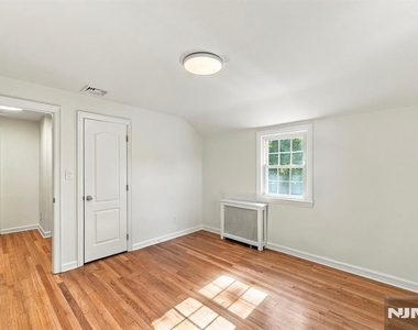 16 Hillcrest - Photo Thumbnail 17