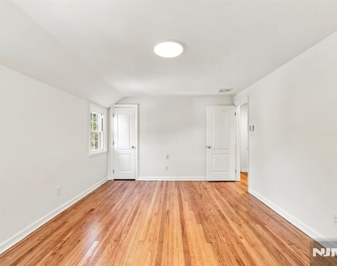 16 Hillcrest - Photo Thumbnail 15