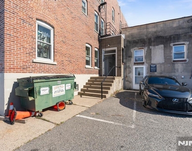 613 Ridge - Photo Thumbnail 17