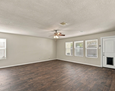 11007 Bauer Elm Street - Photo Thumbnail 10