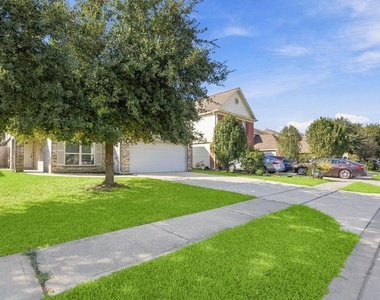 11007 Bauer Elm Street - Photo Thumbnail 3