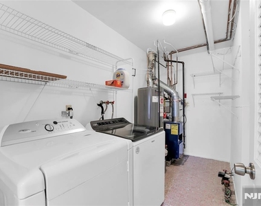 19 Crefeld - Photo Thumbnail 18