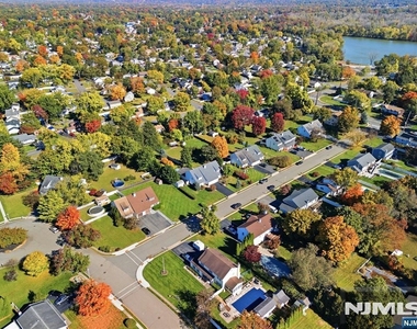 19 Crefeld - Photo Thumbnail 39