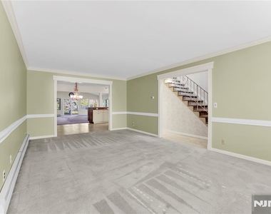 19 Crefeld - Photo Thumbnail 5