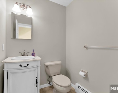 19 Crefeld - Photo Thumbnail 19