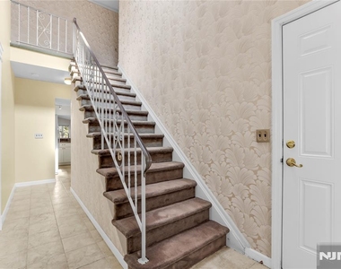 19 Crefeld - Photo Thumbnail 4