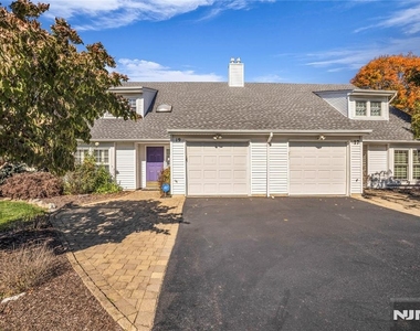 19 Crefeld - Photo Thumbnail 1