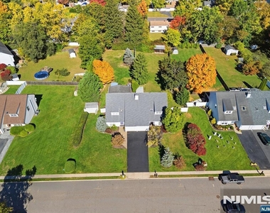 19 Crefeld - Photo Thumbnail 38