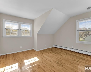 19 Crefeld - Photo Thumbnail 27