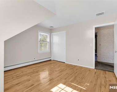 19 Crefeld - Photo Thumbnail 28