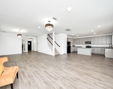 1312 Ventura Creek Drive - Photo Thumbnail 7