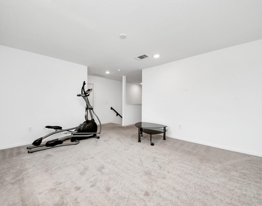 1312 Ventura Creek Drive - Photo Thumbnail 21