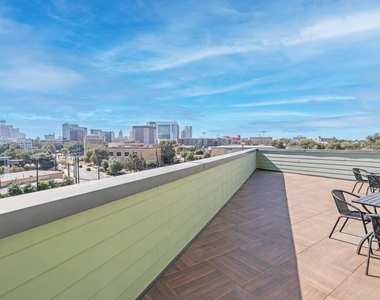 1500 N Saint Marys - Photo Thumbnail 21