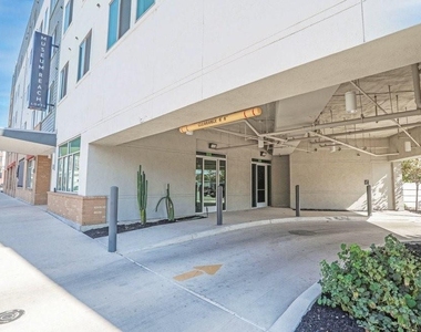 1500 N Saint Marys - Photo Thumbnail 3