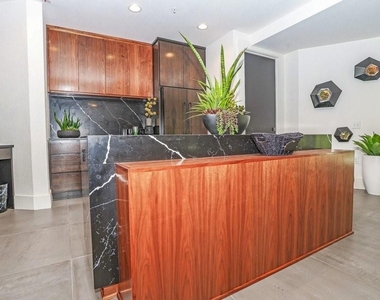 1500 N Saint Marys - Photo Thumbnail 18