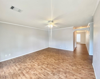10019 Summerberry Lane - Photo Thumbnail 5