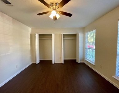 6619 Pleasant Stream Drive - Photo Thumbnail 17