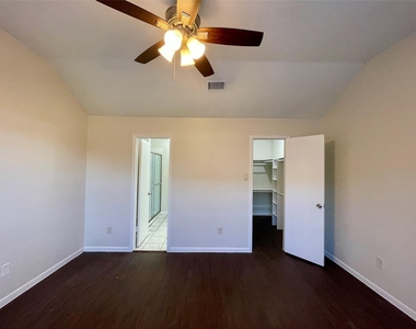 6619 Pleasant Stream Drive - Photo Thumbnail 12