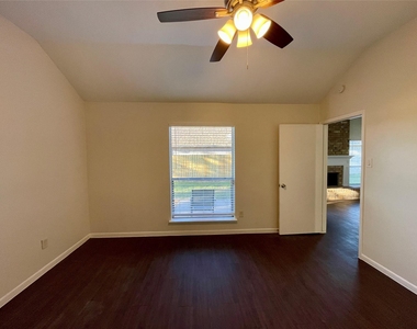 6619 Pleasant Stream Drive - Photo Thumbnail 11