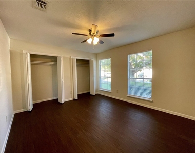 6619 Pleasant Stream Drive - Photo Thumbnail 16